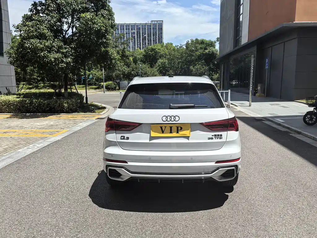 Audi Q3 2024 — фото 14