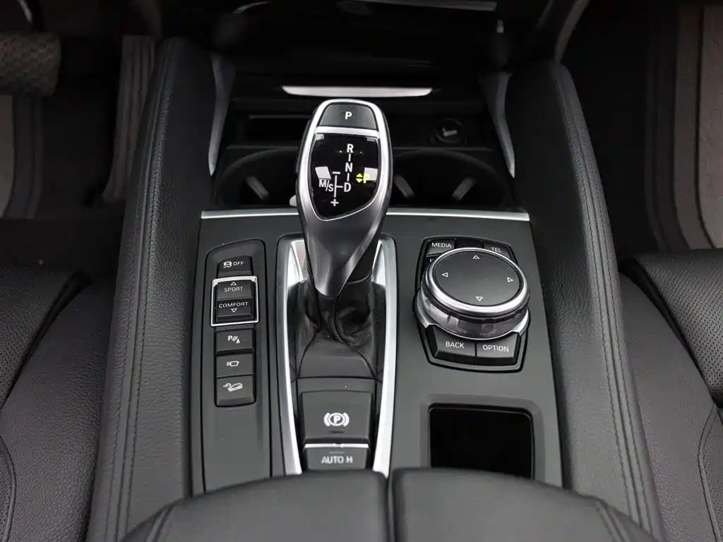 BMW X6 2016 — фото 22