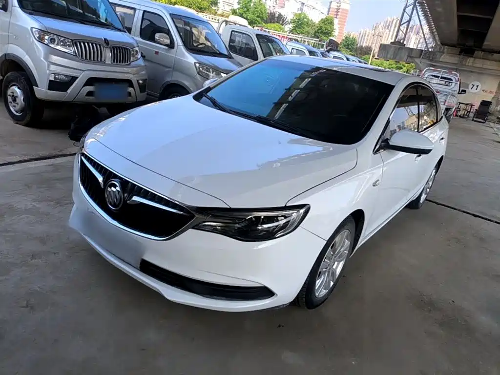 Buick Excelle 2022 — фото 1