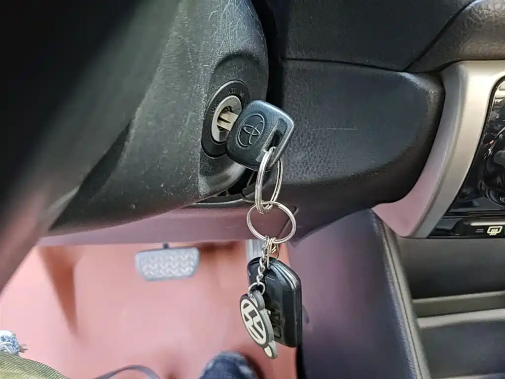 Toyota Yaris L 2018 — фото 9