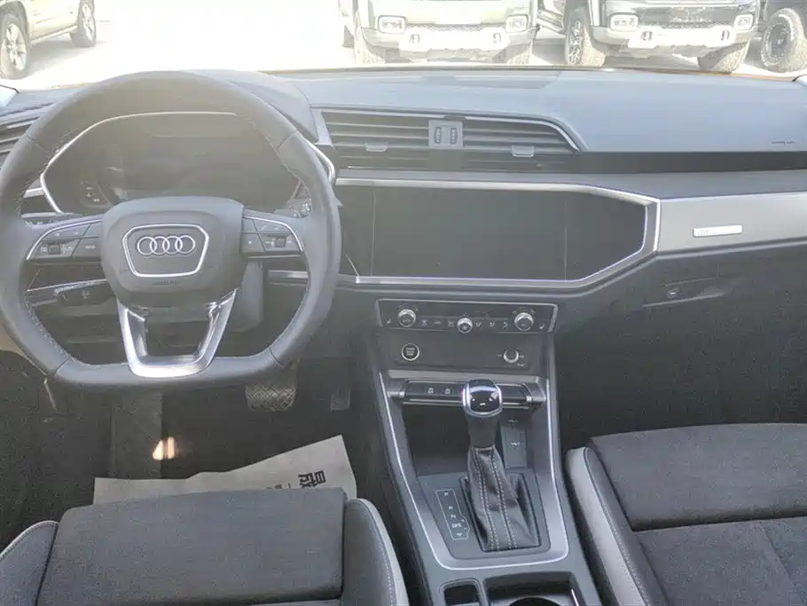 Audi Q3 2022 — фото 12