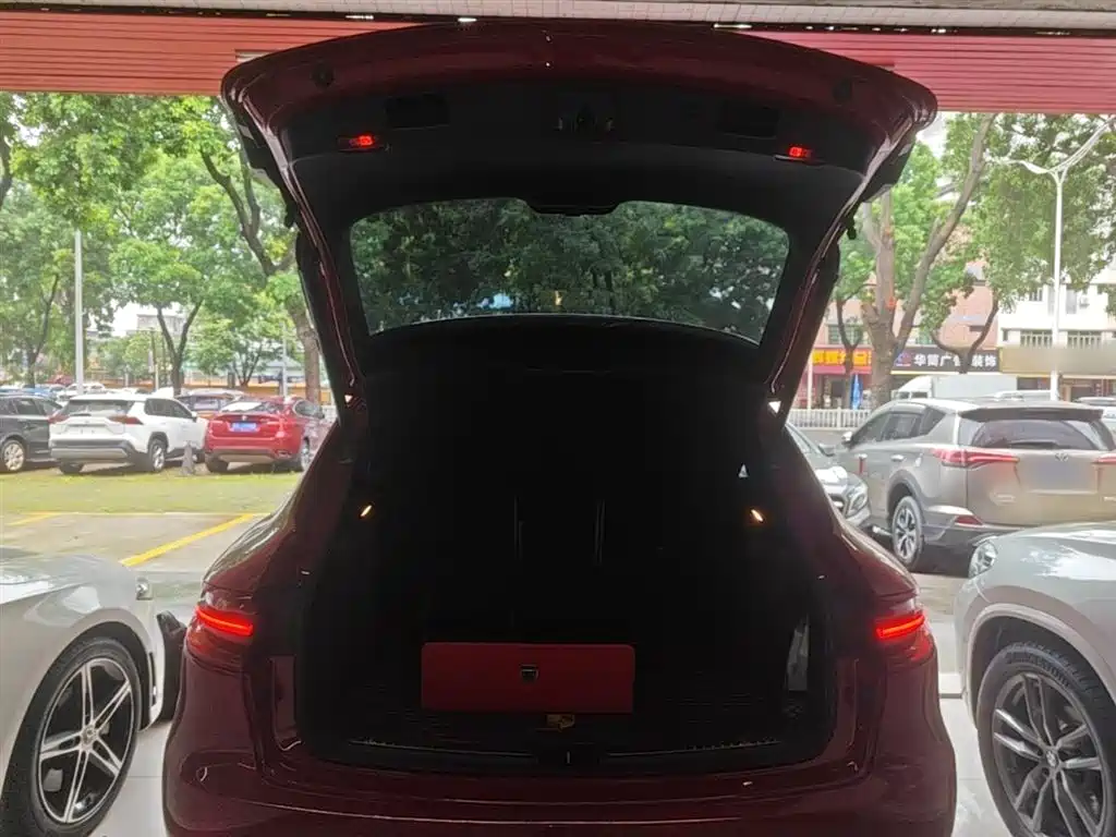 Porsche Macan 2018 — фото 19
