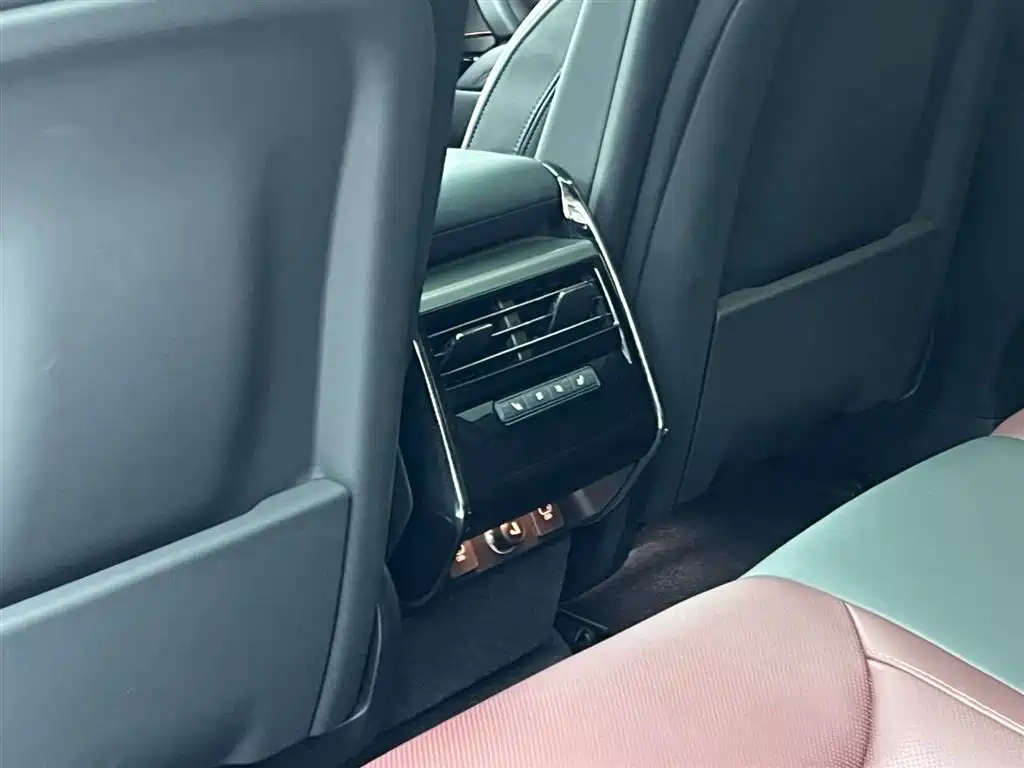 Land Rover Sport 2023 — фото 23