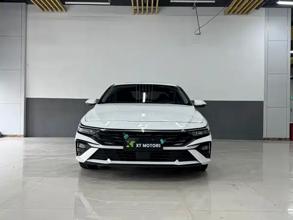 Hyundai Elantra 2023