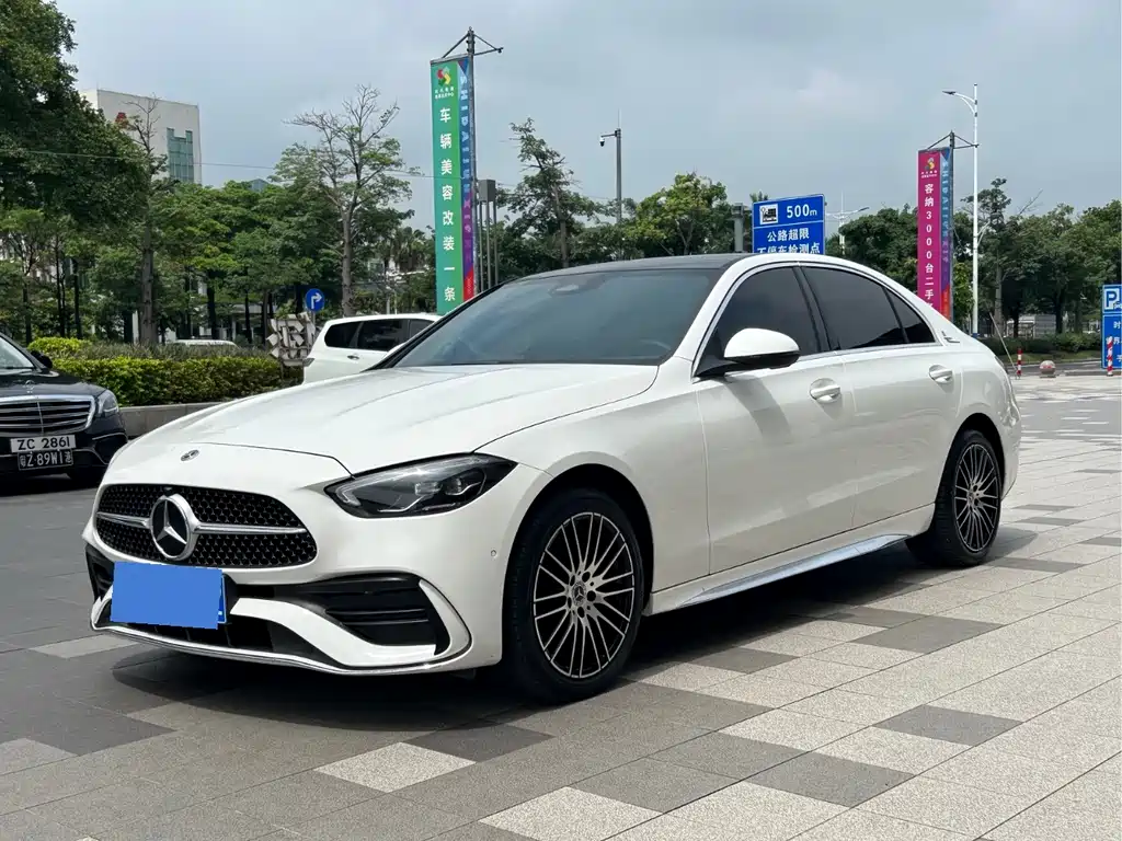 Mercedes-Benz C-Class 2024