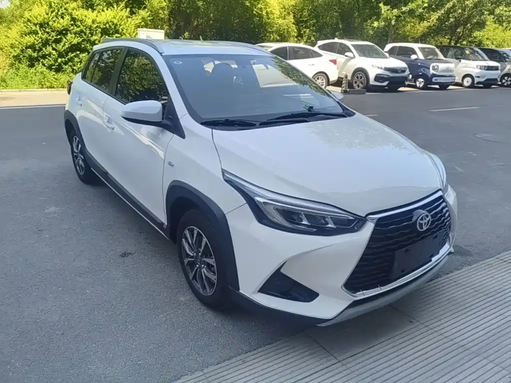 Toyota Yaris L 2021