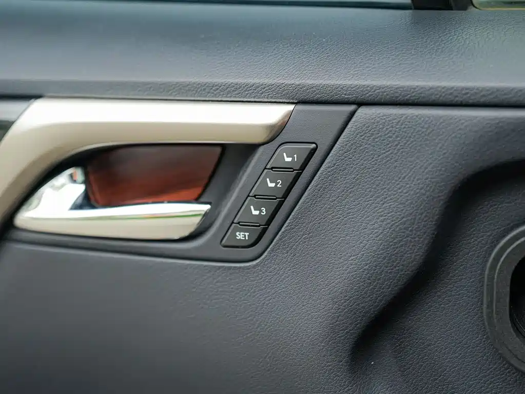 Lexus RX 2022 — фото 26