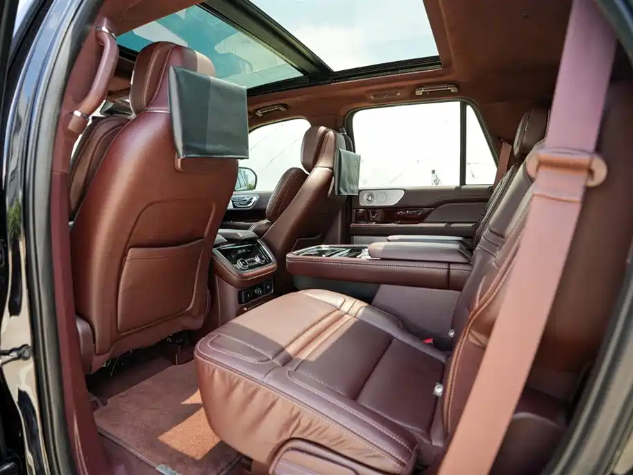 Lincoln Navigator 2022 — фото 10