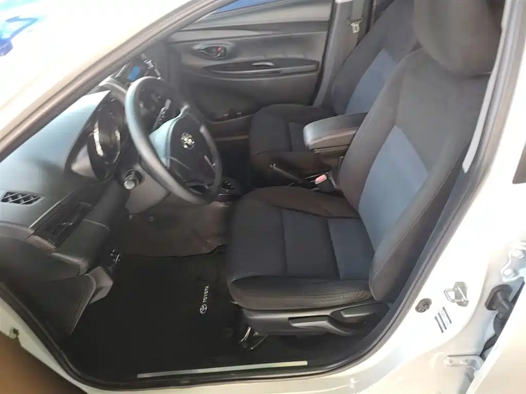 Toyota Yaris L 2019 — фото 15