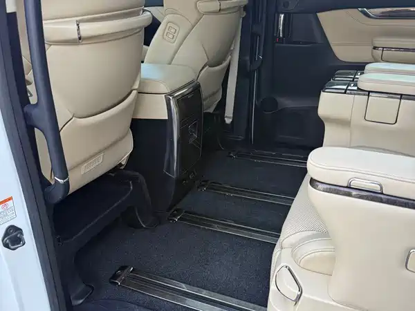 Toyota Alphard 2018