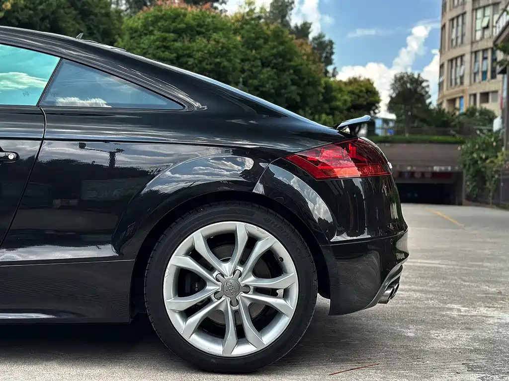 Audi TTS 2013 — фото 23