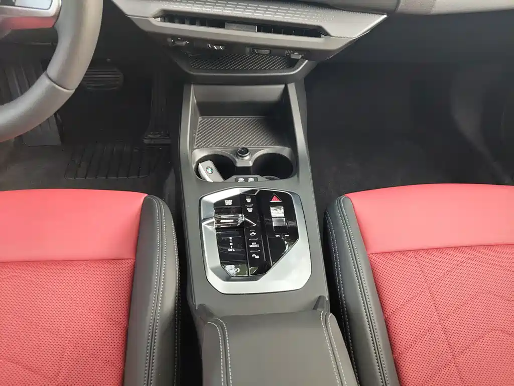 BMW 2 Series 2025 — фото 10
