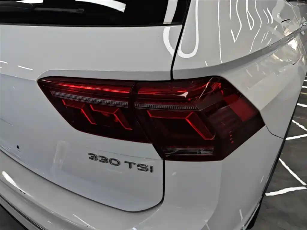 Volkswagen Tiguan L 2021 — фото 8
