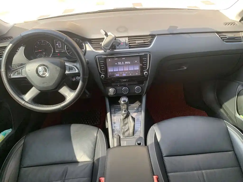 Skoda Octavia 2015 — фото 8