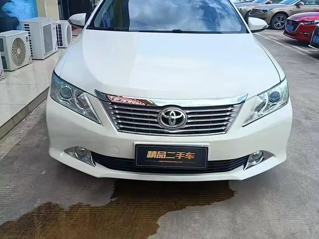 Toyota Camry 2014 — фото 2