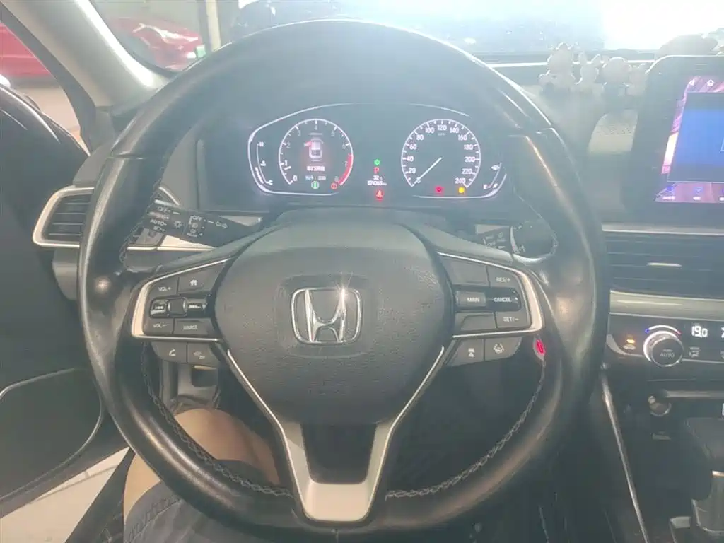 Honda Accord 2020 — фото 11