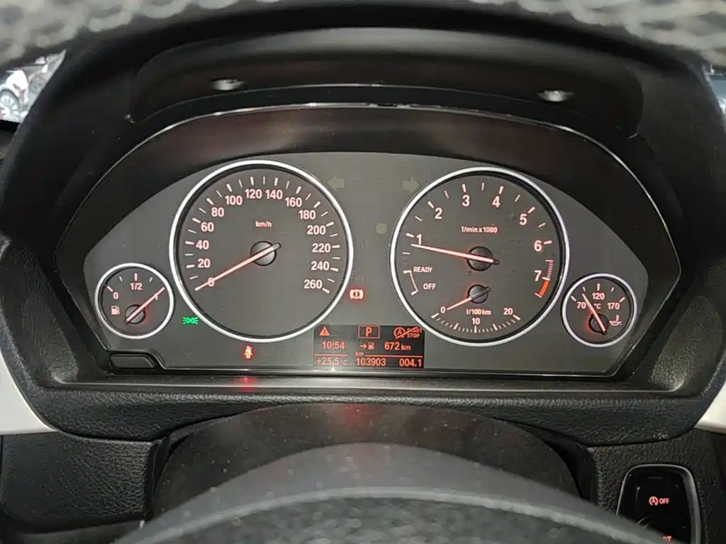 BMW 3 Series 2015 — фото 12