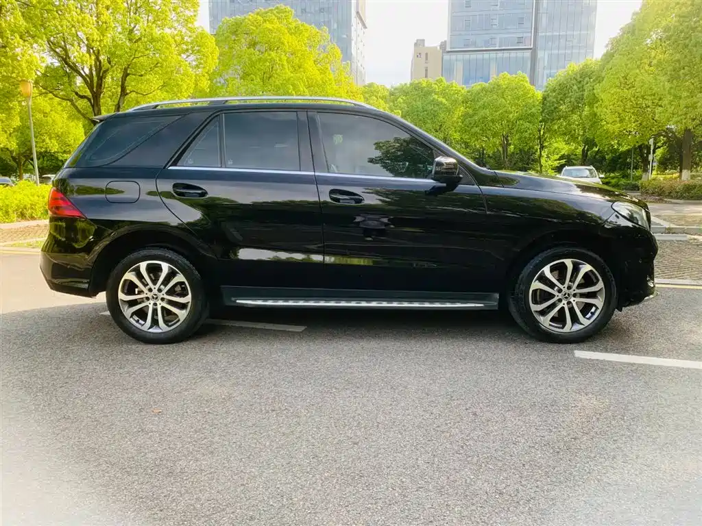 Mercedes-Benz GLE 2018 — фото 4