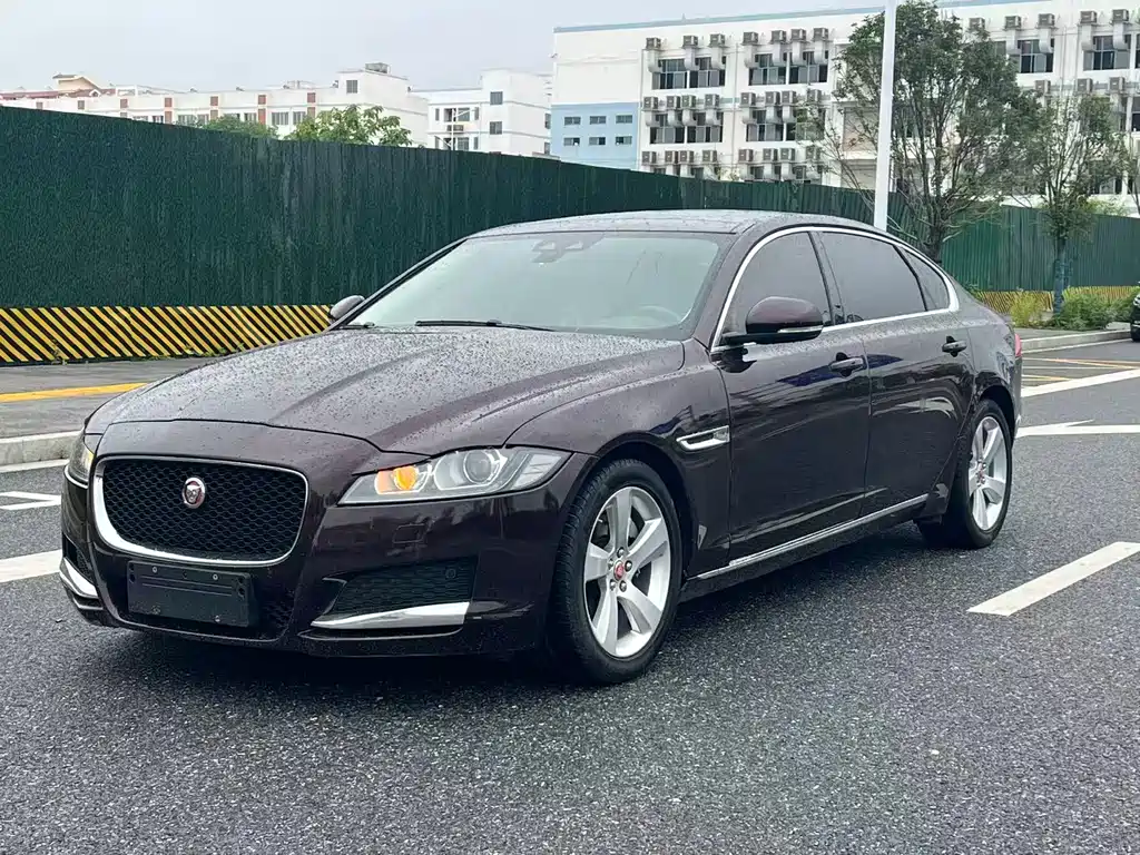 Jaguar XFL 2019