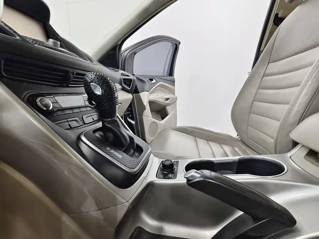 Ford Kuga 2013 — фото 12