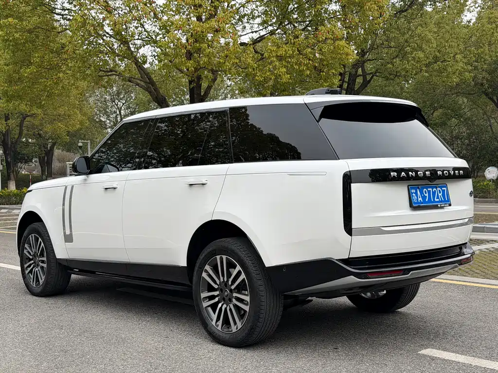 Land Rover Range Rover 2023 — фото 26