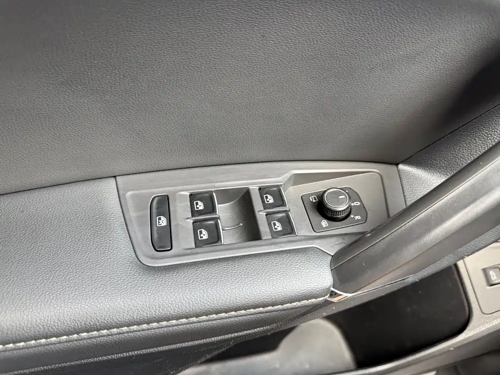 Volkswagen Tiguan L 2021 — фото 16