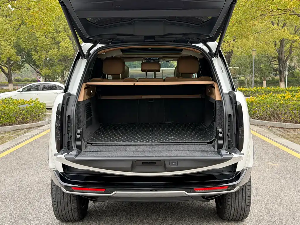 Land Rover Range Rover 2023 — фото 21