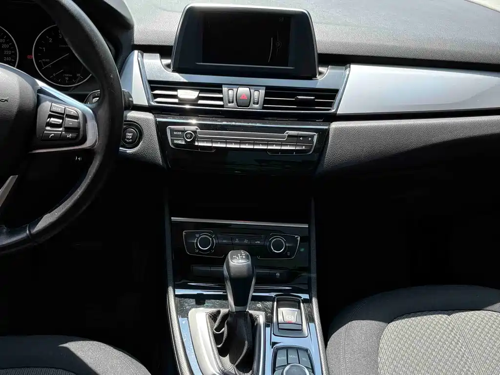 BMW 2 Series Active Tourer 2016 — фото 25
