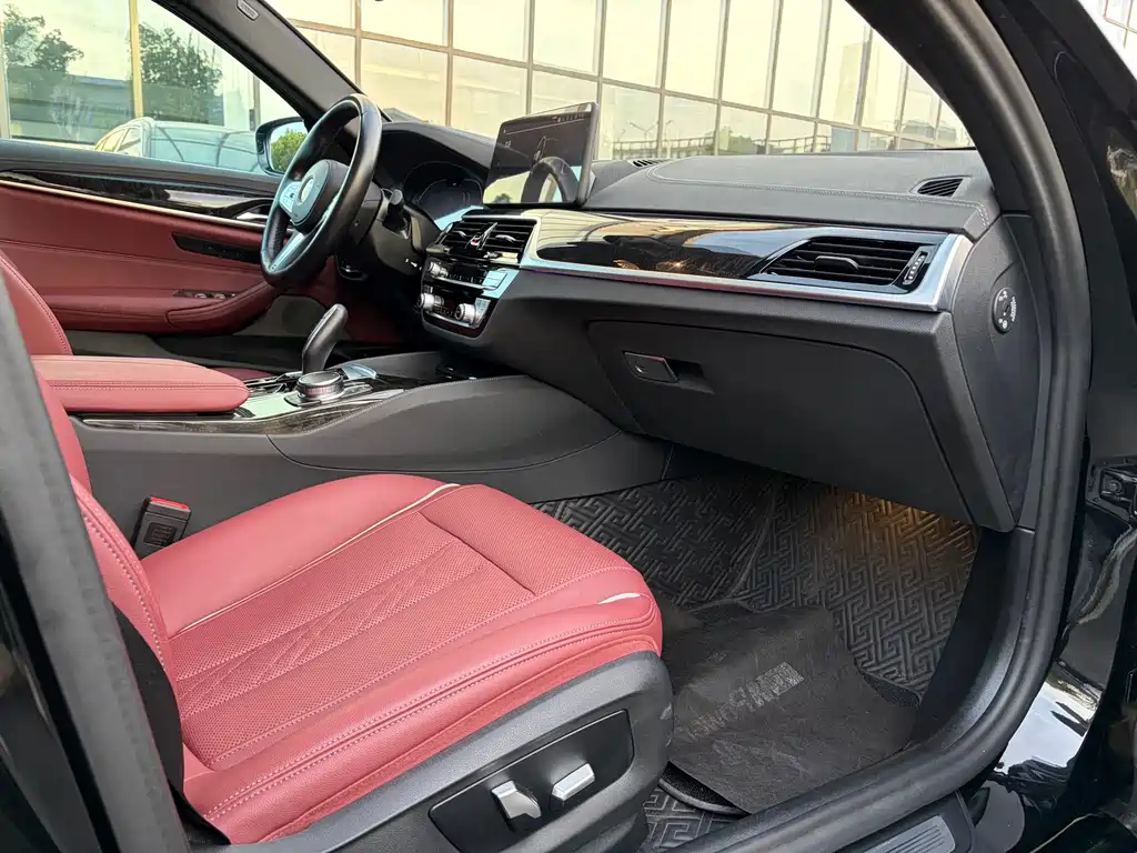 BMW 5 Series 2023 — фото 12