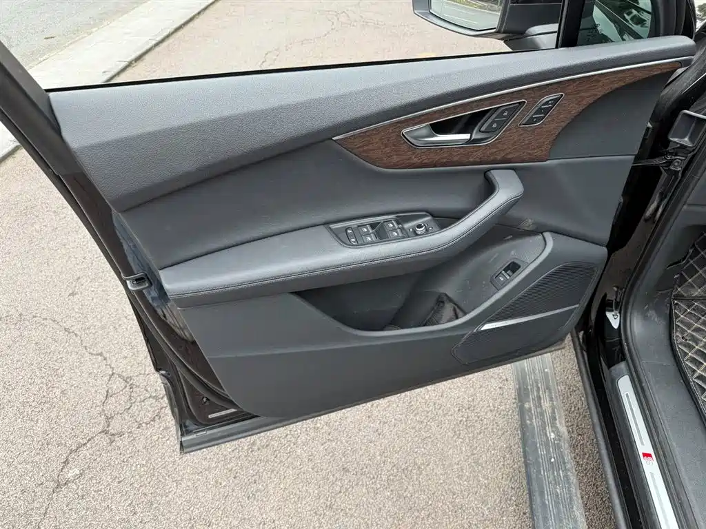 Audi Q7 2024