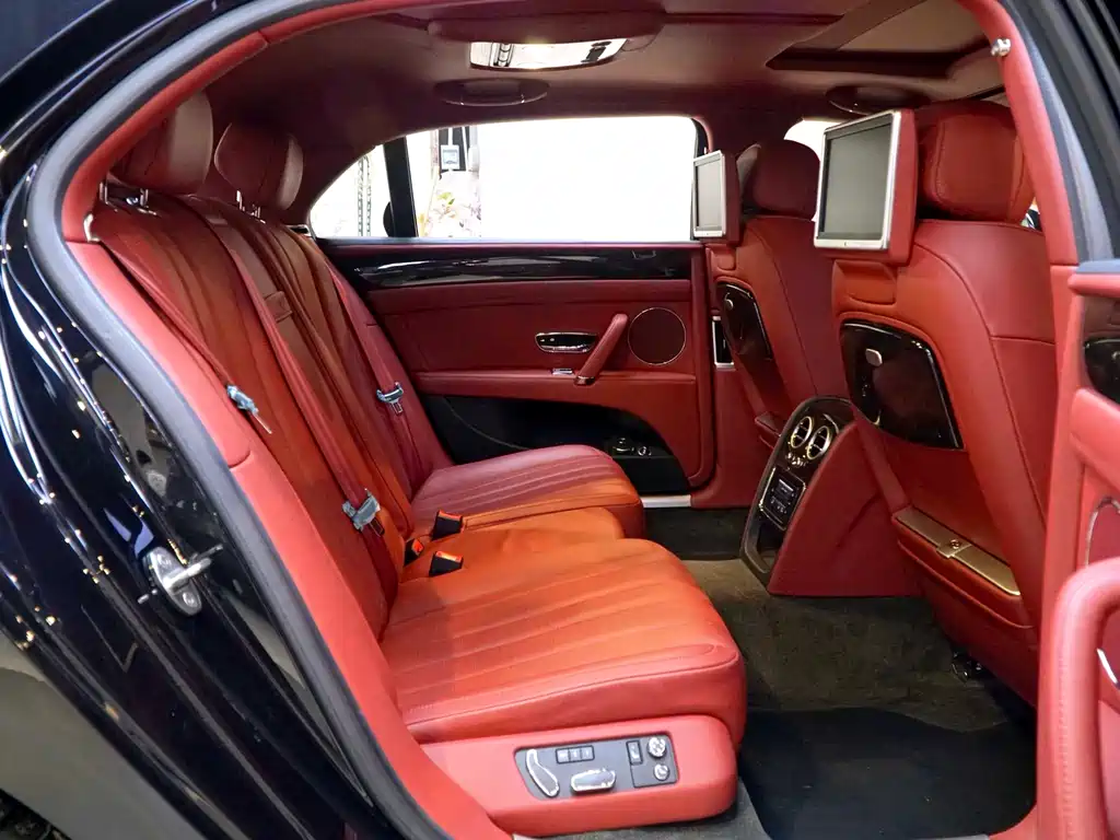 Bentley Flying Spur 2016 — фото 10