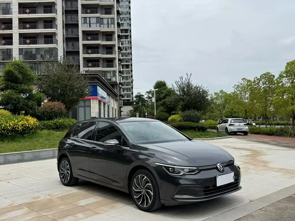 Volkswagen Golf 2021