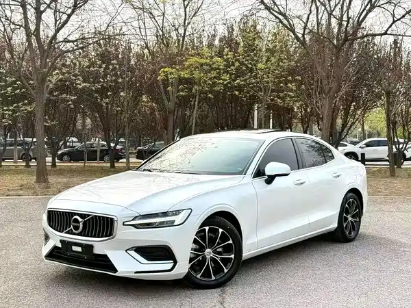 Volvo S60 2022