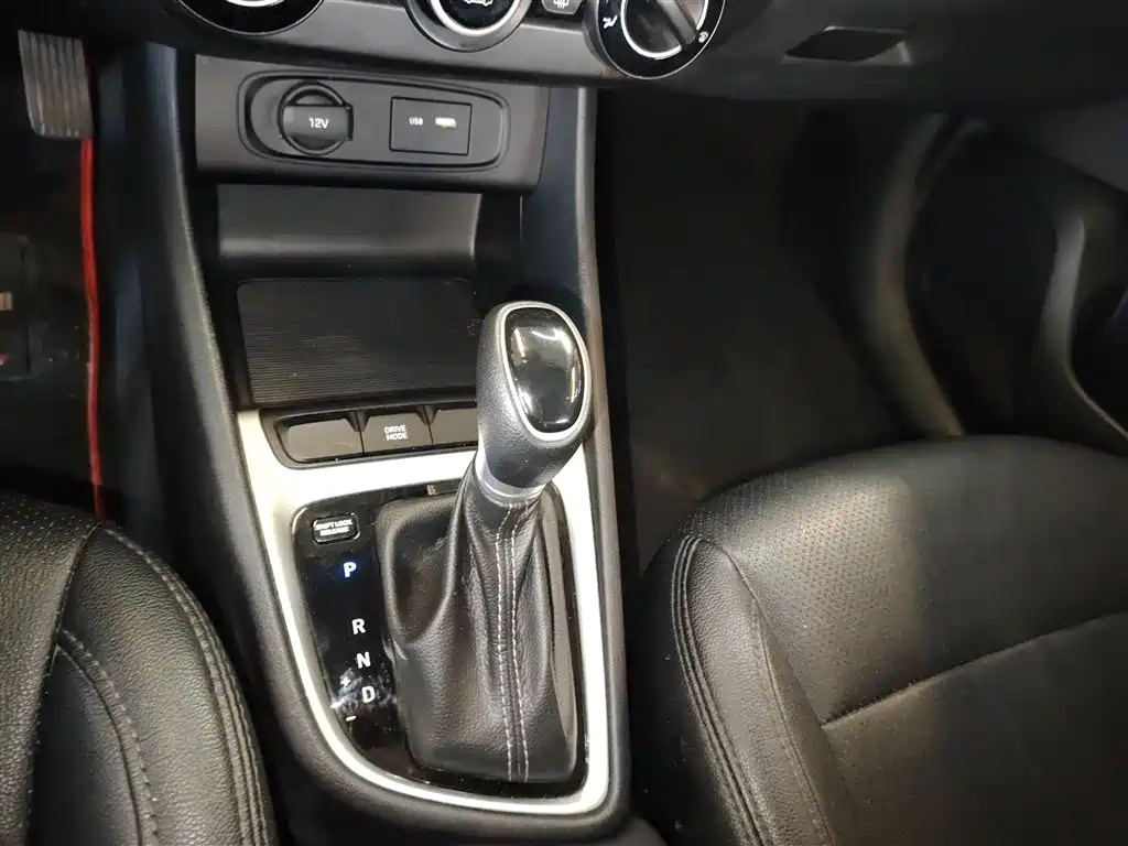 Hyundai Elantra 2020 — фото 14