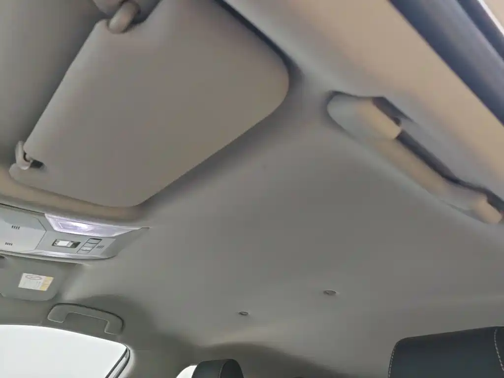 Toyota RAV4 2023 — фото 14