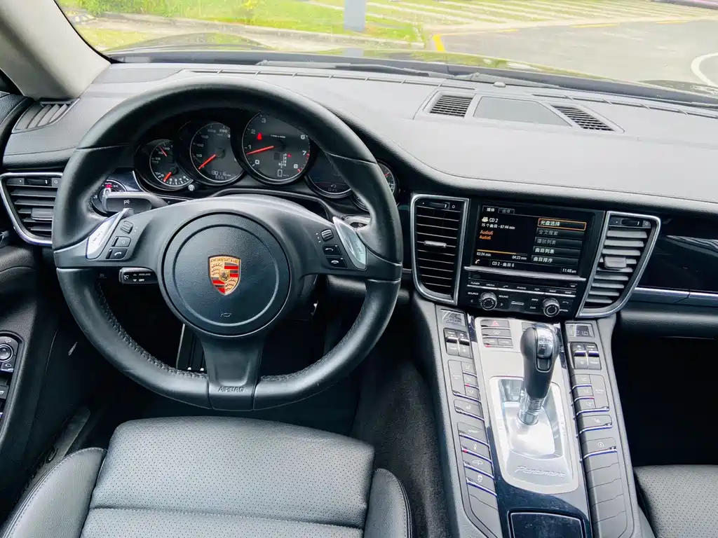 Porsche Panamera 2015 — фото 15