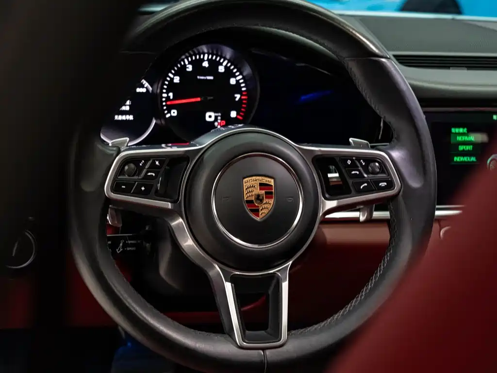 Porsche Panamera 2020 — фото 22