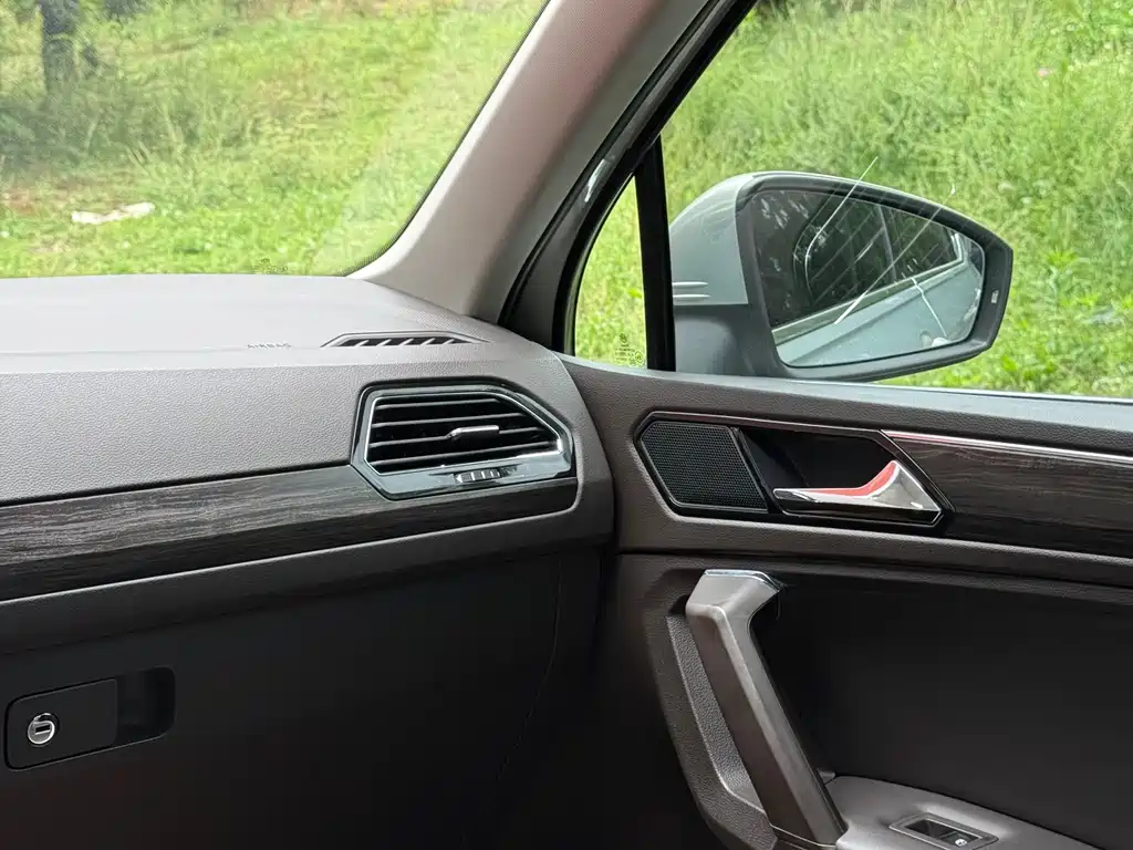 Volkswagen Tiguan L 2017 — фото 16