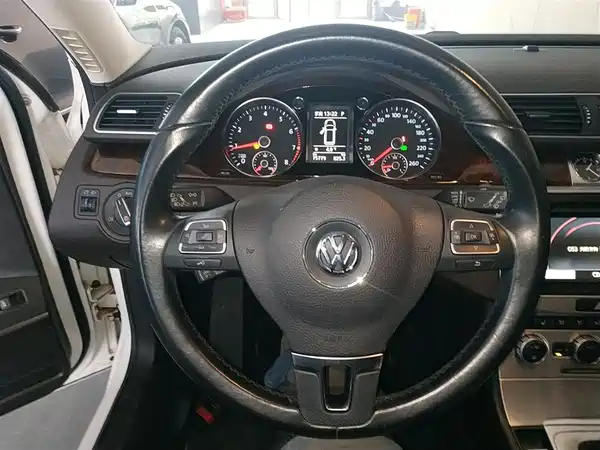 Volkswagen Magotan 2015
