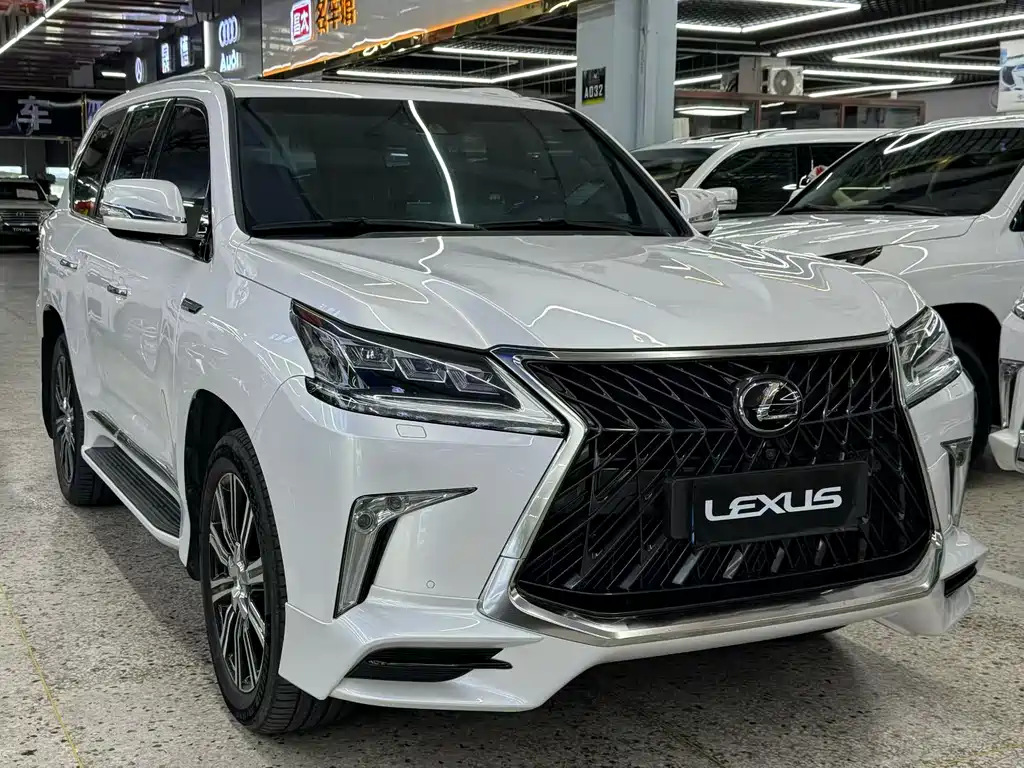 Lexus LX 2020 — фото 1