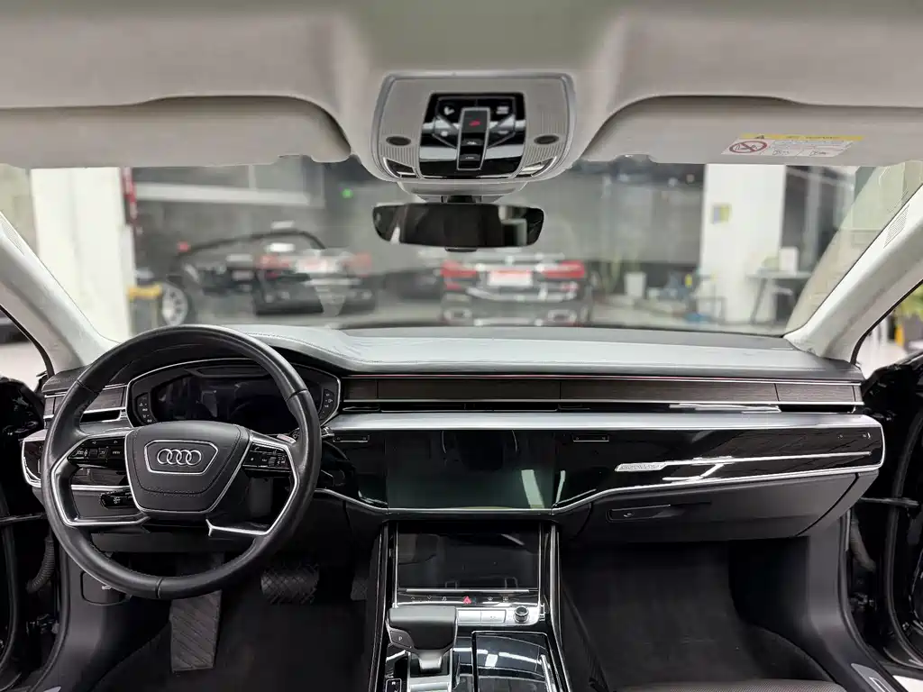 Audi A8 2019 — фото 7