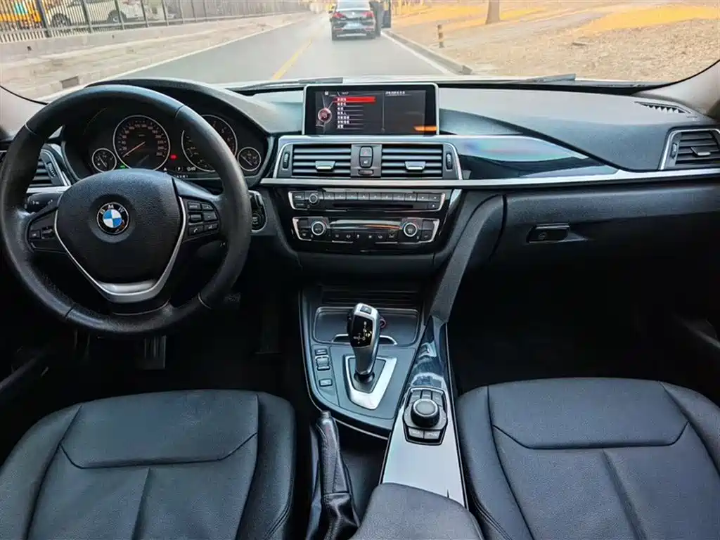 BMW 3 Series 2016 — фото 7