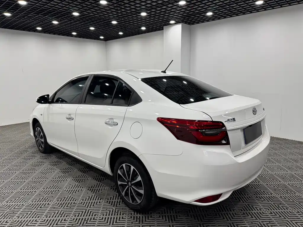 Toyota Vios 2022 — фото 9