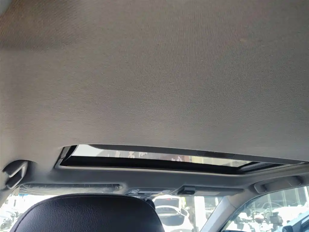 Toyota Camry 2015 — фото 18
