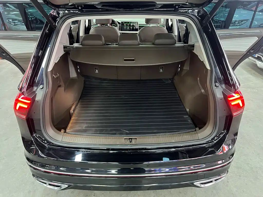 Volkswagen Tiguan L 2022 — фото 16