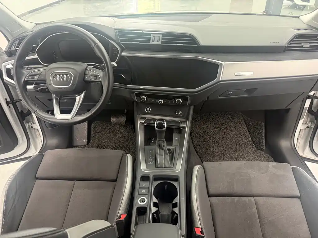 Audi Q3 2022 — фото 13
