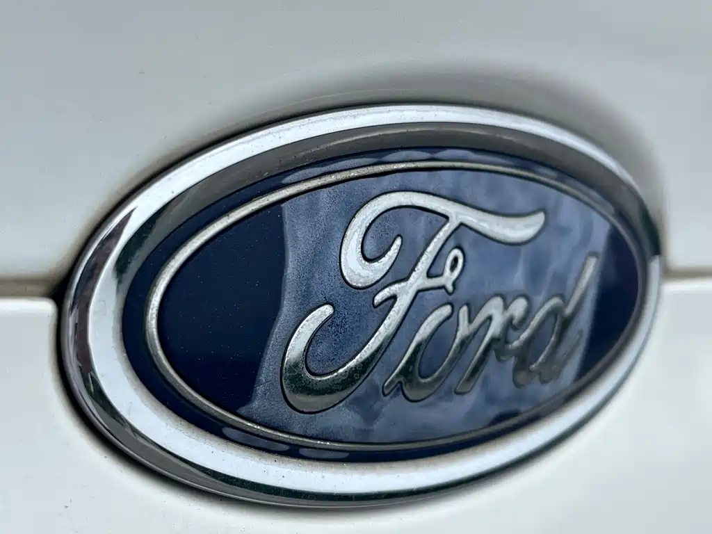 Ford Escort 2016 — фото 14