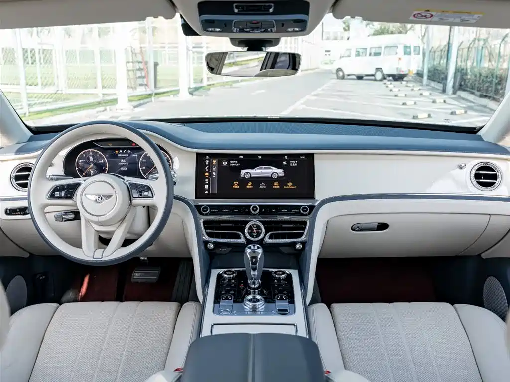 Bentley Flying Spur 2024 — фото 11