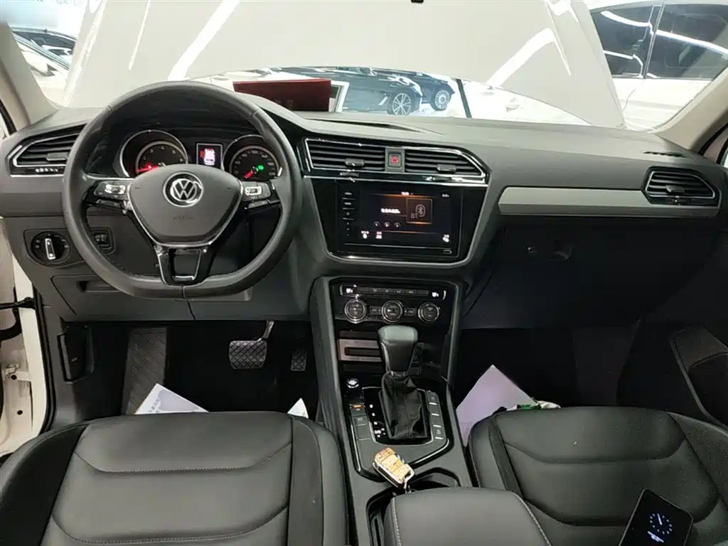 Volkswagen Tiguan L 2021 — фото 10