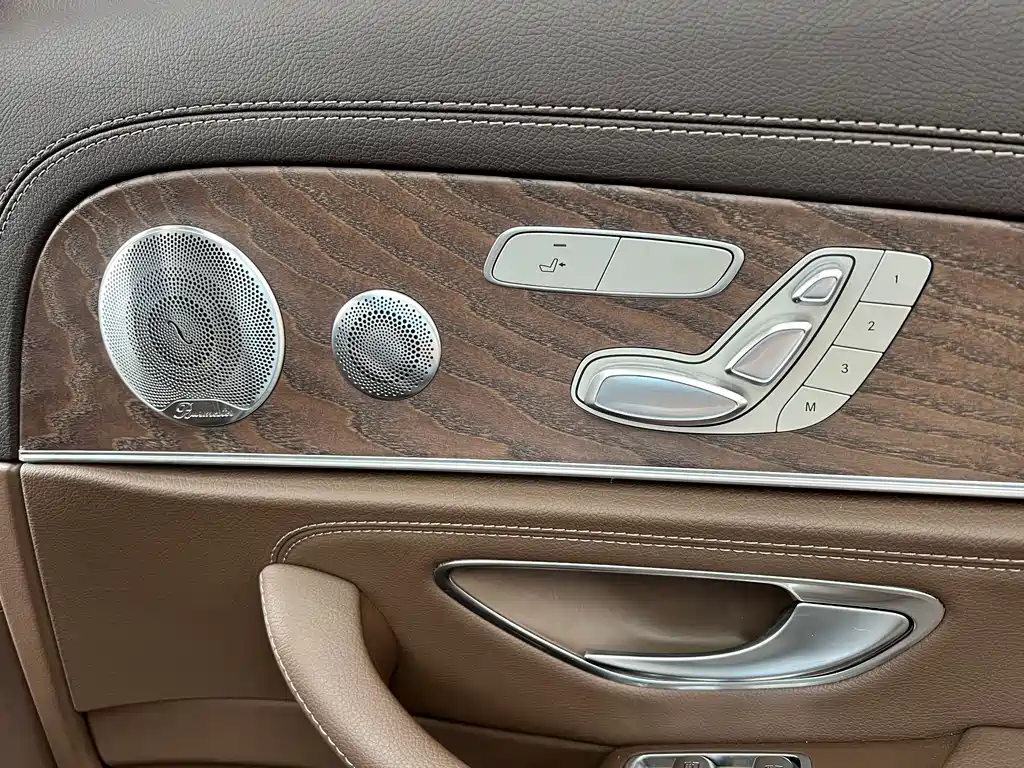 Mercedes-Benz E-Class 2021 — фото 14